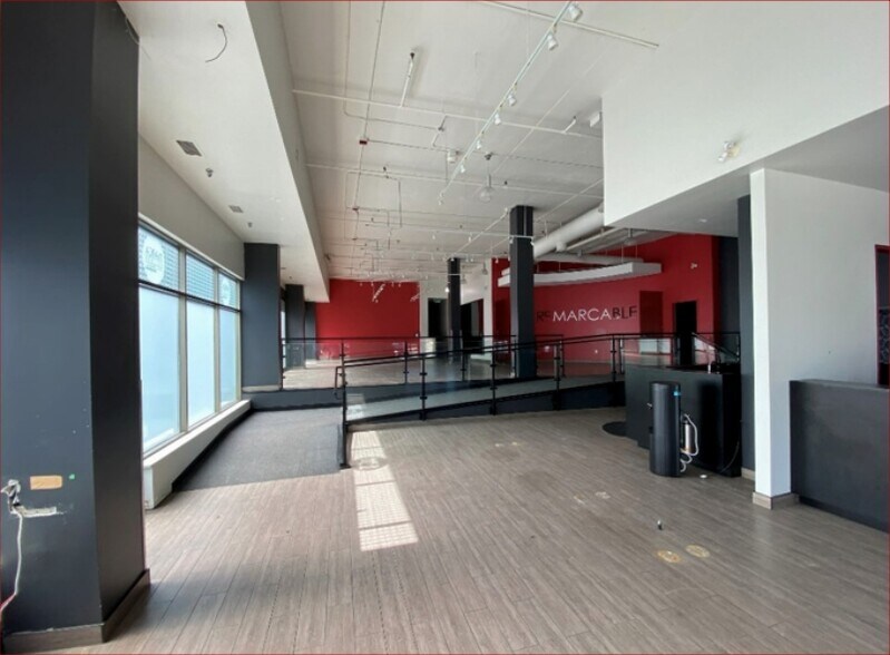More Photos Of 100, 110, and 120 King St W, Hamilton Unknown For Lease