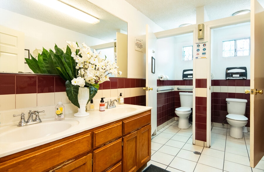 More Photos Of 147 E Rosecrans Ave, Compton Religious Facility For Sale