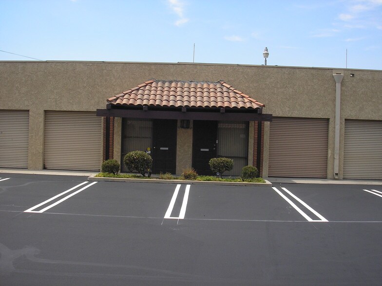 More Photos Of 136-140 E Santa Clara St, Arcadia Warehouse For Lease