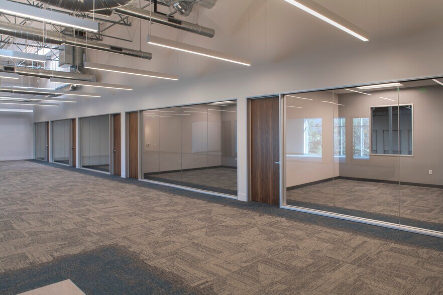 More Photos Of 29120 Commerce Center Dr, Valencia Manufacturing For Lease