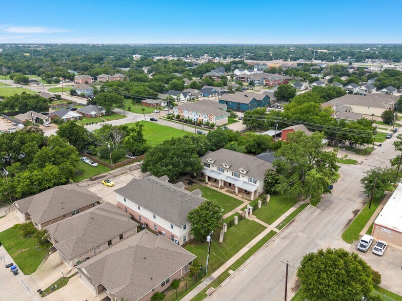 More Photos Of 2007 S 15th St, Waco Multifamily For Sale