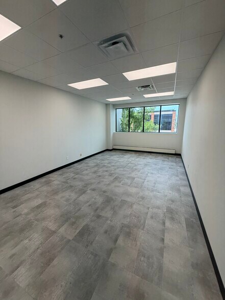 More Photos Of 9855 Rue Meilleur, Montréal Manufacturing For Lease