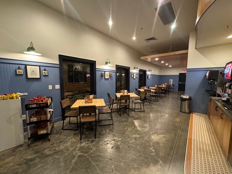 More Photos Of 166 Calhoun Station Pky, Gluckstadt Restaurant For Sale
