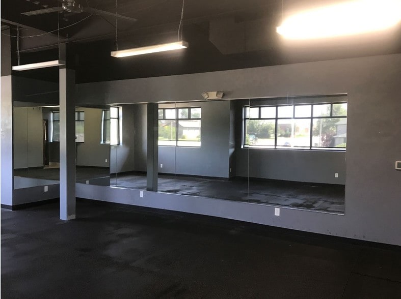 More Photos Of 6885 W 151st St, Overland Park Medical For Lease
