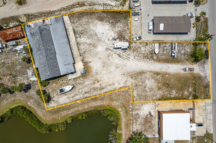 More Photos Of 870 Buttonwood Dr, Fort Myers Beach Distribution For Sale