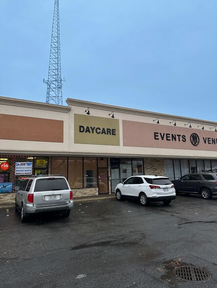 More Photos Of 5-27 Atlantic Ave, Freeport Unknown For Lease