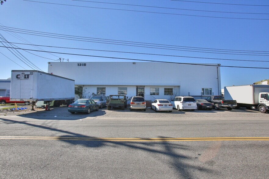 More Photos Of 1315 S Claudina St, Anaheim Warehouse For Lease