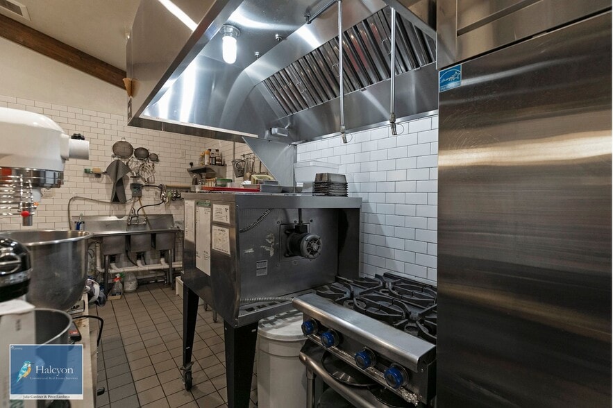 More Photos Of 600 South Ave W, Missoula General Retail For Sale