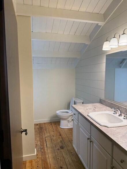 More Photos Of 112 1st St, Perrysville Flex For Lease