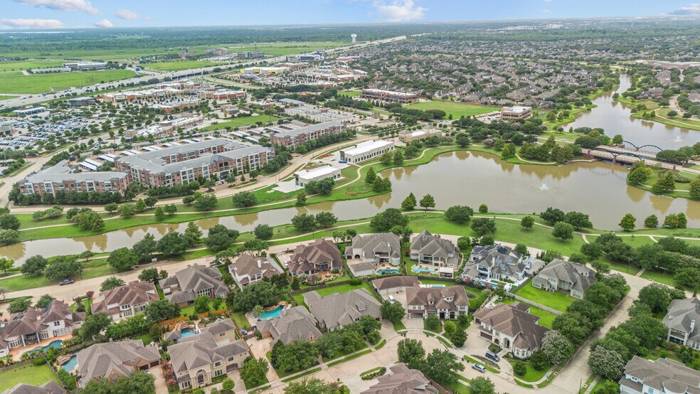 More Photos Of 7507 Branford Pl, Sugar Land Medical For Sale