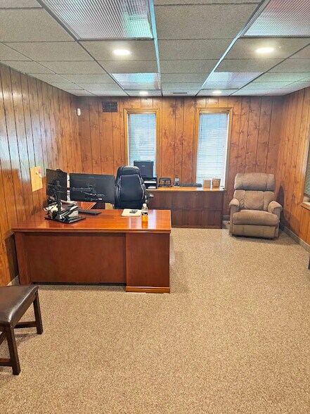 More Photos Of 38851-38855 Harper Ave, Clinton Township Loft Creative Space For Lease