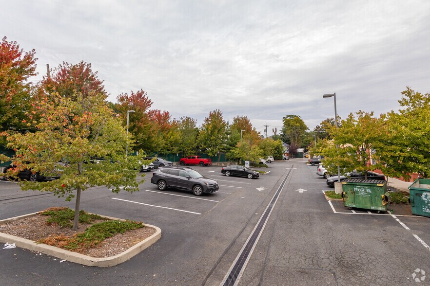 More Photos Of 4051-4055 Hylan Blvd, Staten Island Drugstore For Sale