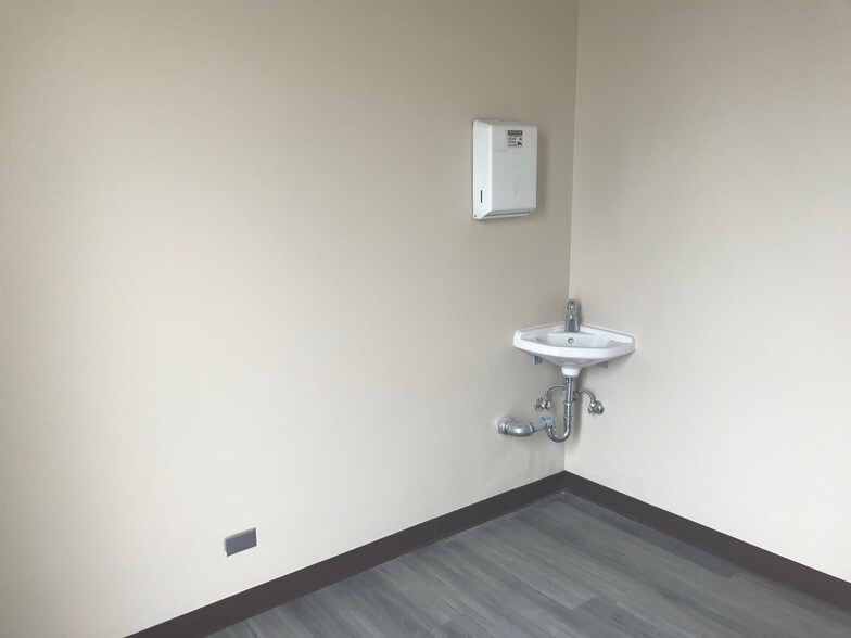 More Photos Of 623 W Duarte Rd, Arcadia Medical For Lease