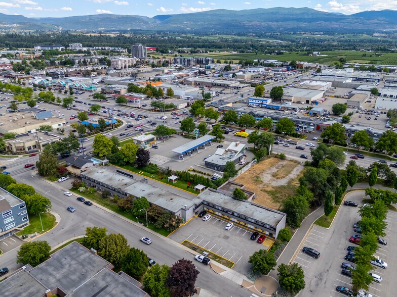 More Photos Of 1891 Parkinson Way, Kelowna Hotel For Sale