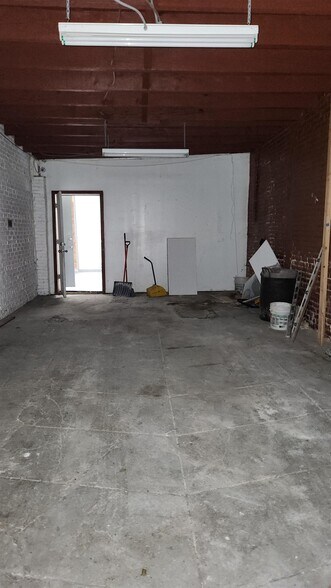 More Photos Of 18-20 Bergen Ave, Jersey City Storefront Retail Residential For Lease