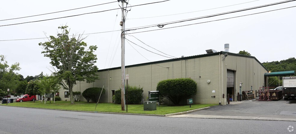 More Photos Of 1661 Front St, Yorktown Heights Light Distribution For Lease