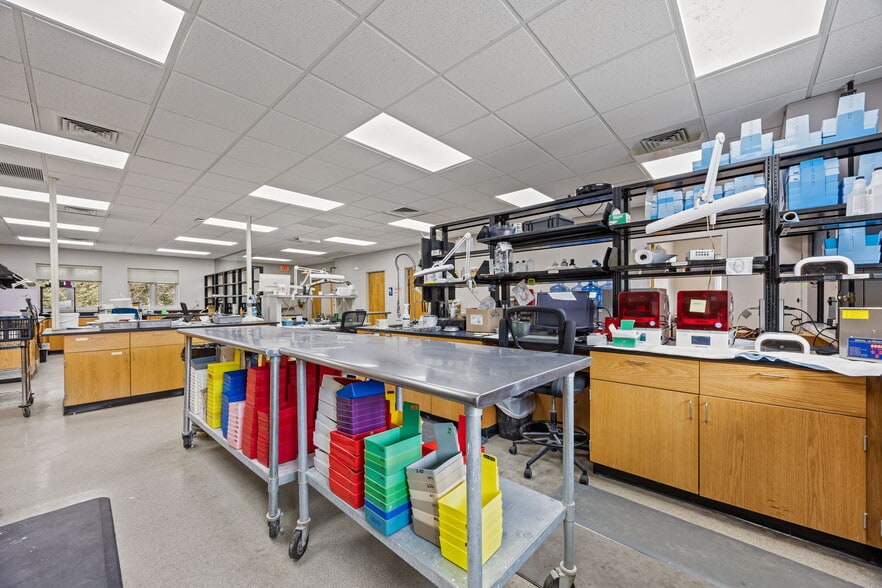 More Photos Of 9 Walden Ridge Dr, Asheville Medical For Lease