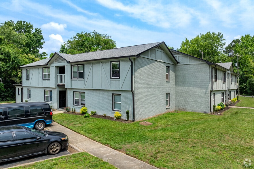 More Photos Of 2607 Cedarhurst Dr, Charlotte Apartments For Sale