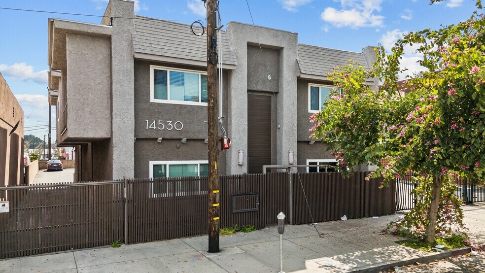 More Photos Of 14530 Hamlin St, Van Nuys Loft Creative Space For Lease