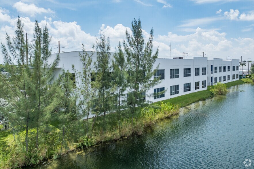More Photos Of 1500 NW 89th Ct, Doral Loft Creative Space For Lease