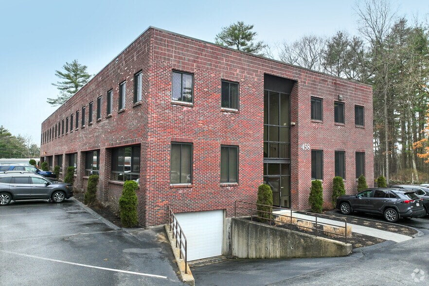 More Photos Of 458 Boston St, Topsfield Unknown For Lease