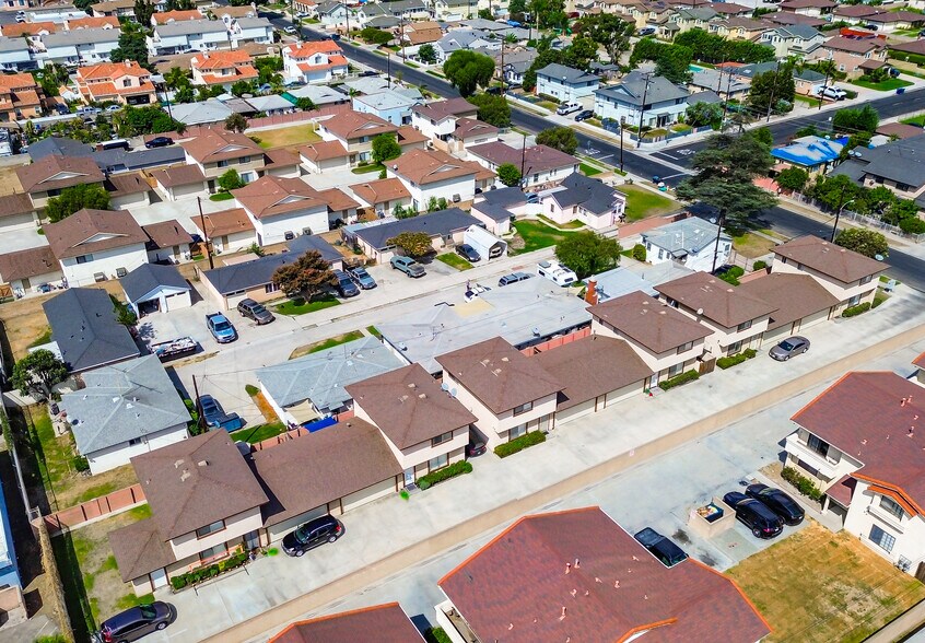 More Photos Of 9112 Cedar St, Bellflower Multifamily For Sale