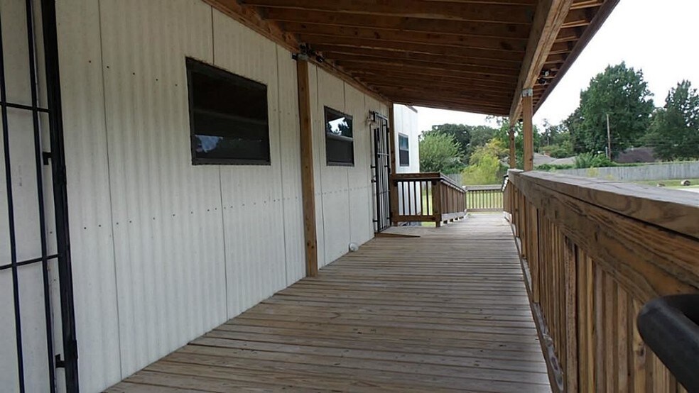 More Photos Of 4439 Pinemont Dr, Houston Land For Lease