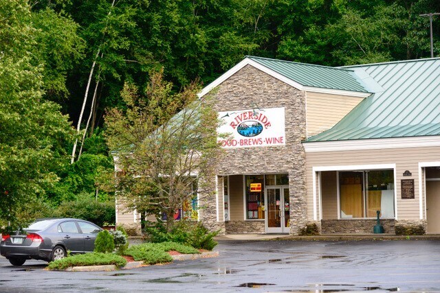 More Photos Of 11 George's Fld, Hinsdale Unknown For Lease