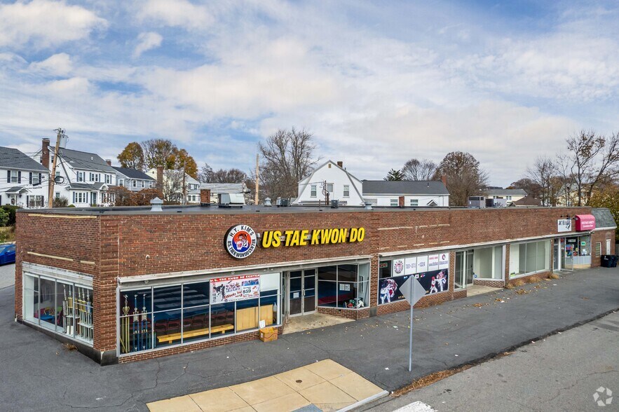 Primary Photo Of 32-42 Warren St, Waltham Storefront For Lease