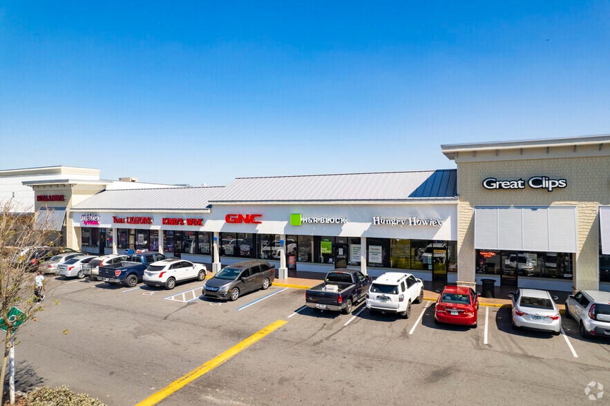 More Photos Of 5341-5375 N Socrum Loop Rd, Lakeland General Retail For Lease