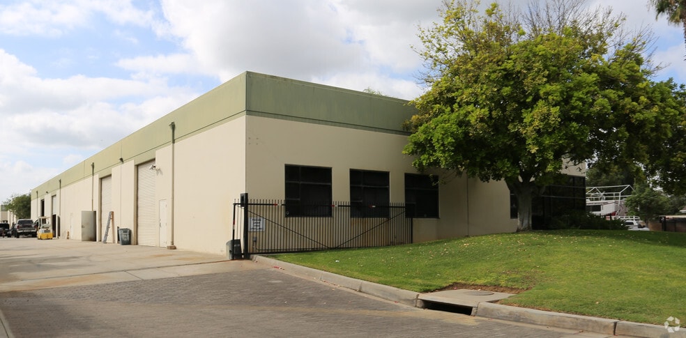 More Photos Of 10207 Buena Vista Ave, Santee Warehouse For Lease