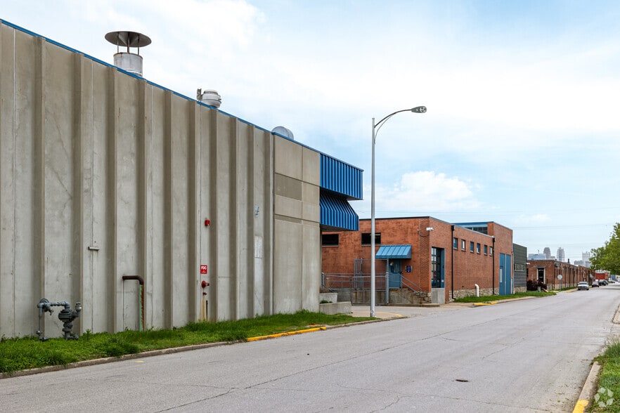 More Photos Of 20 W 14th Ave, North Kansas City Warehouse For Lease