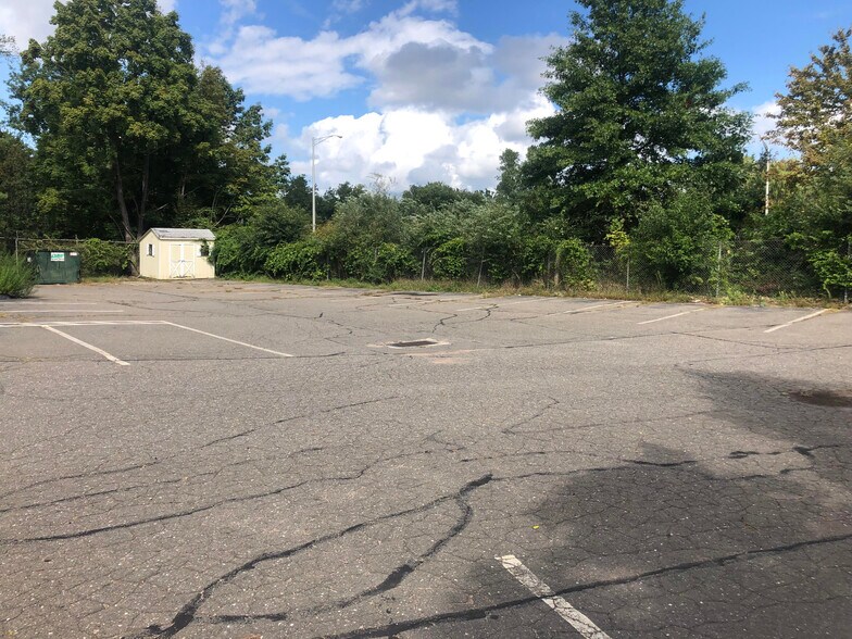 More Photos Of 28 Main St, East Hartford Storefront Retail Office For Lease