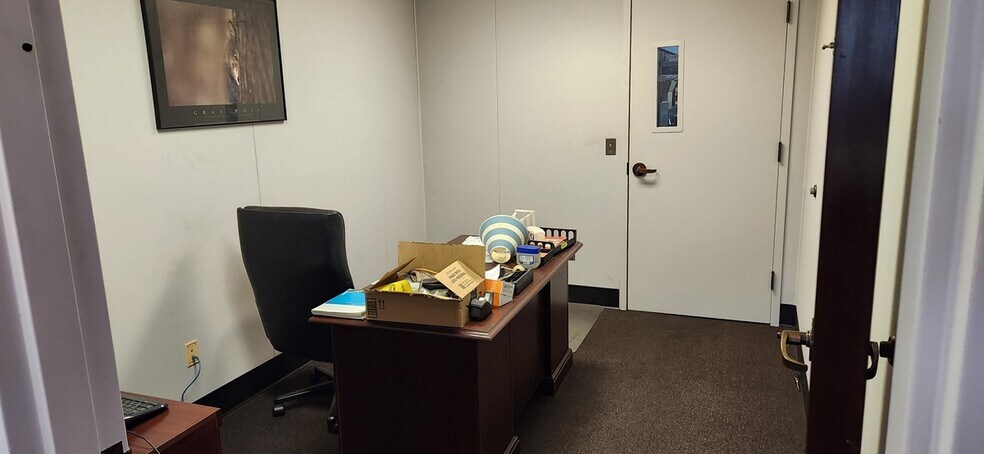 More Photos Of 2848 Interstate Pky, Brunswick Warehouse For Sale