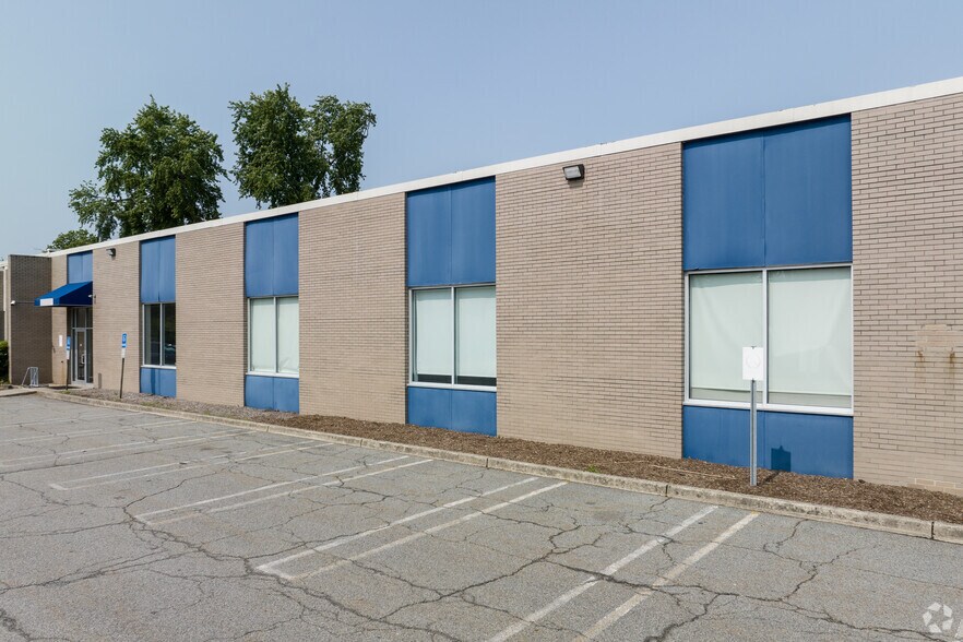 More Photos Of 64 E Midland Ave, Paramus Office For Lease