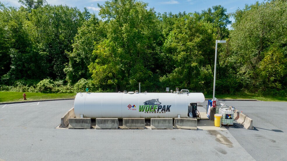 More Photos Of 22 Blackhawk Ln, Elizabethtown Distribution For Sale