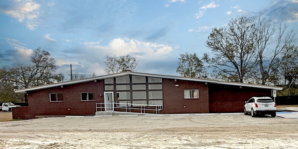 Primary Photo Of 179 Southport Supply Rd, Supply General Retail For Lease