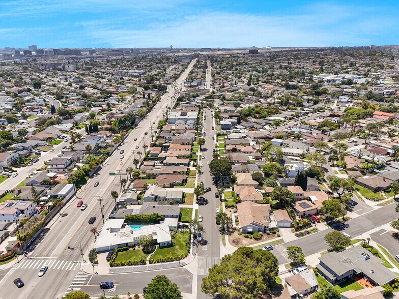 More Photos Of 7801 Flight Ave, Los Angeles Multifamily For Sale