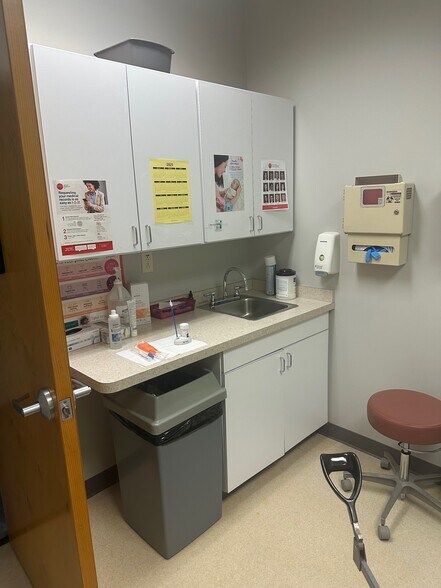 More Photos Of 175 Walnut St, Lockport Office For Lease