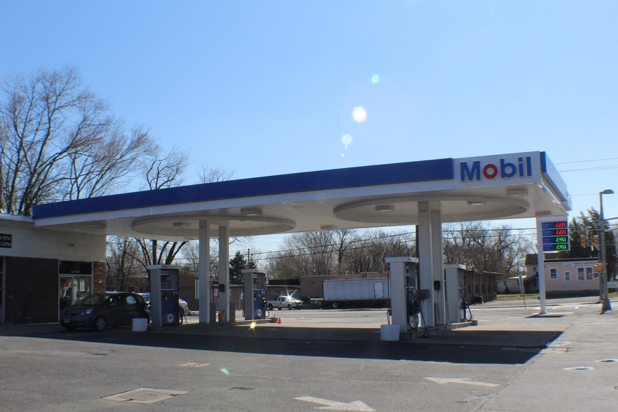 Primary Photo Of 100-102 Delsea Dr N, Glassboro Service Station For Lease