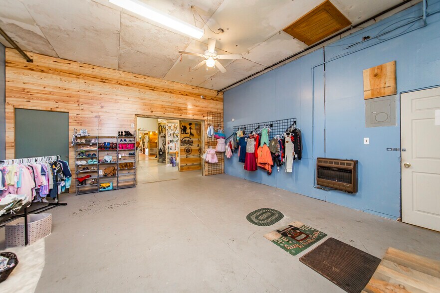 More Photos Of 223 W Main St, Mountain View Storefront For Sale