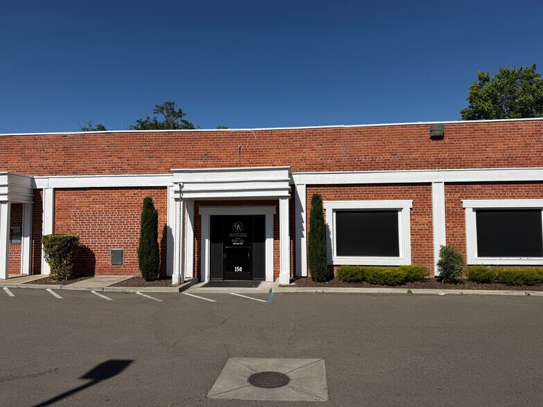 More Photos Of 150 W 10th St, Tracy Office For Sale