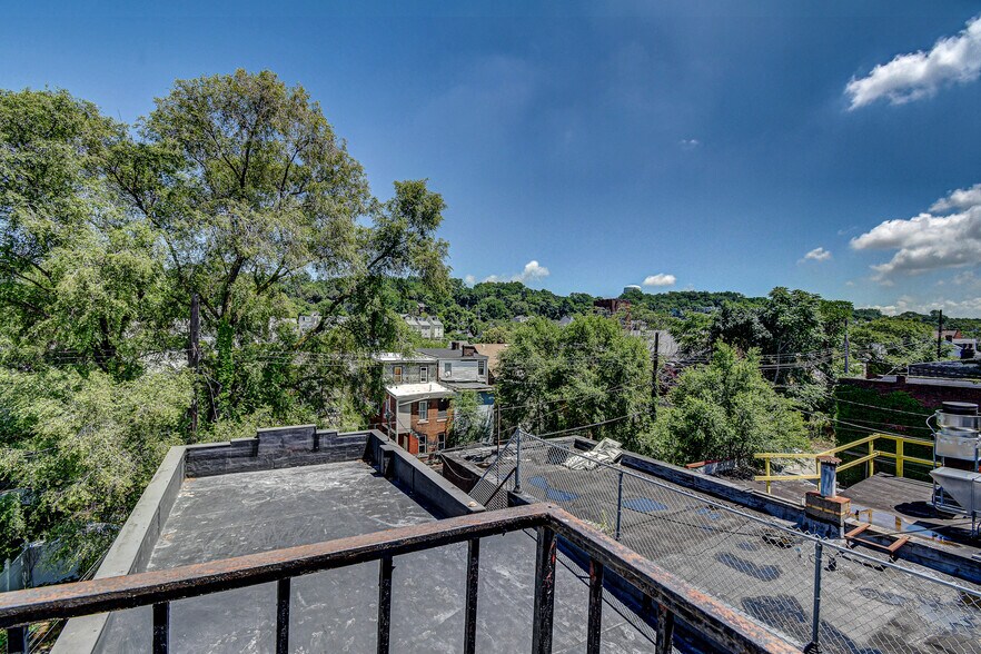 More Photos Of 4919 Penn Ave, Pittsburgh General Retail For Sale