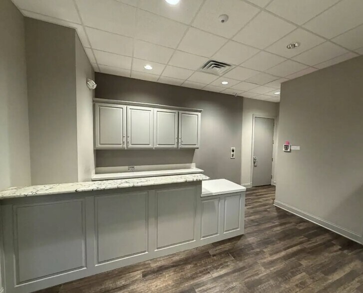 More Photos Of 4456 Arnold Ln, Baton Rouge Office For Sale