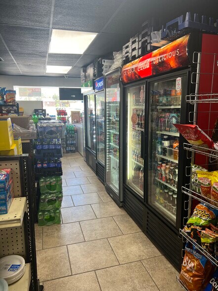 More Photos Of 600 E Main St, Geronimo Convenience Store For Sale