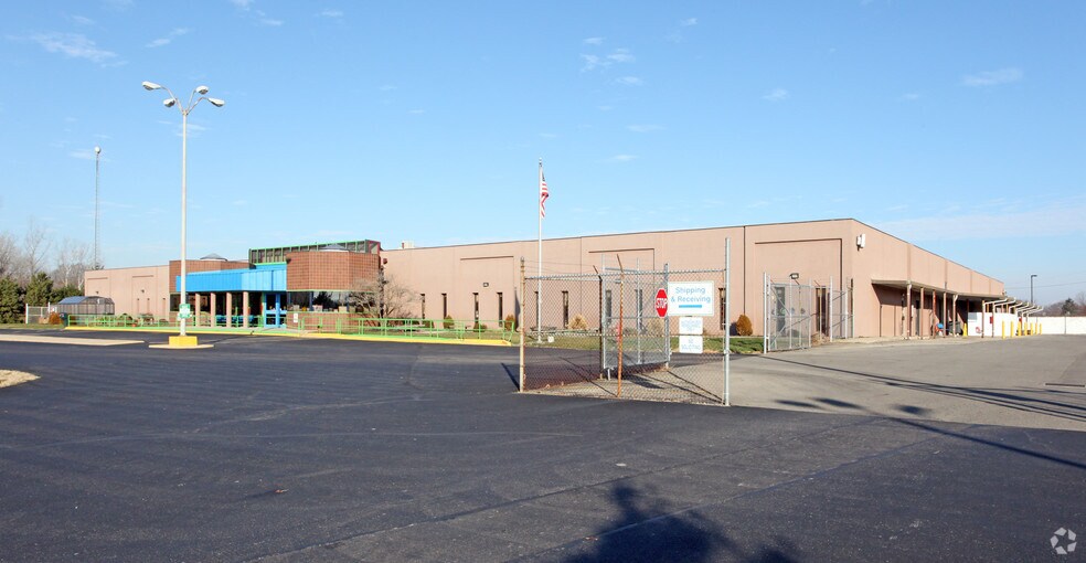 Primary Photo Of 110 Leffel Ln, Springfield Service For Lease