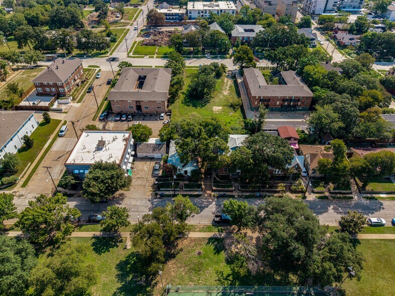 More Photos Of 730 Blaylock Dr, Dallas Apartments For Sale