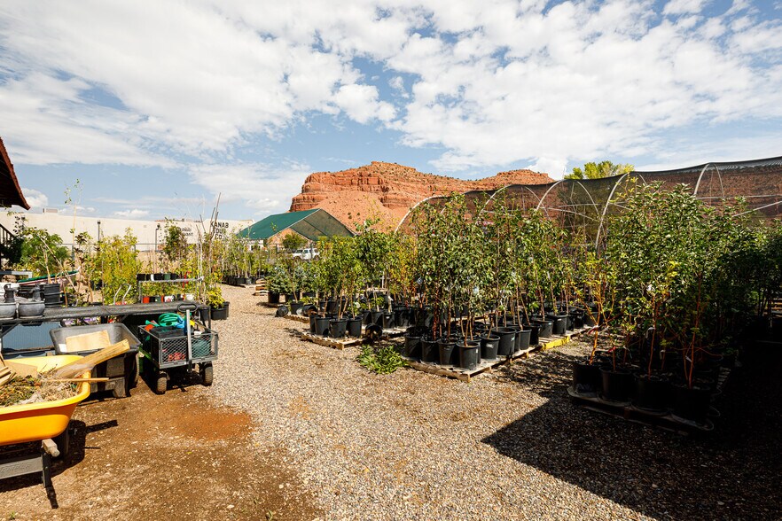 More Photos Of 723 E Highway 89, Kanab Storefront Retail Office For Sale