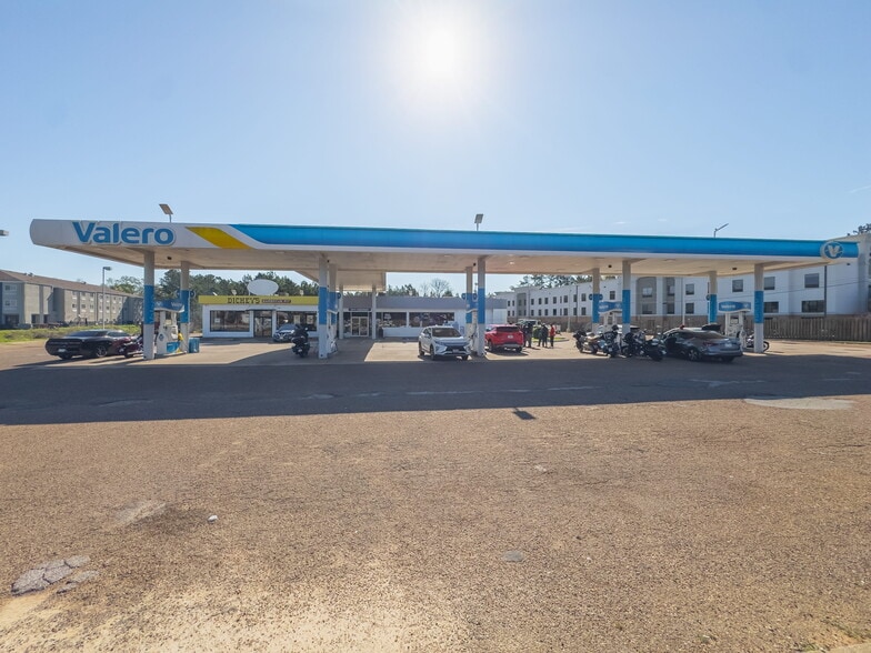 More Photos Of 3505 South St, Nacogdoches Service Station For Sale