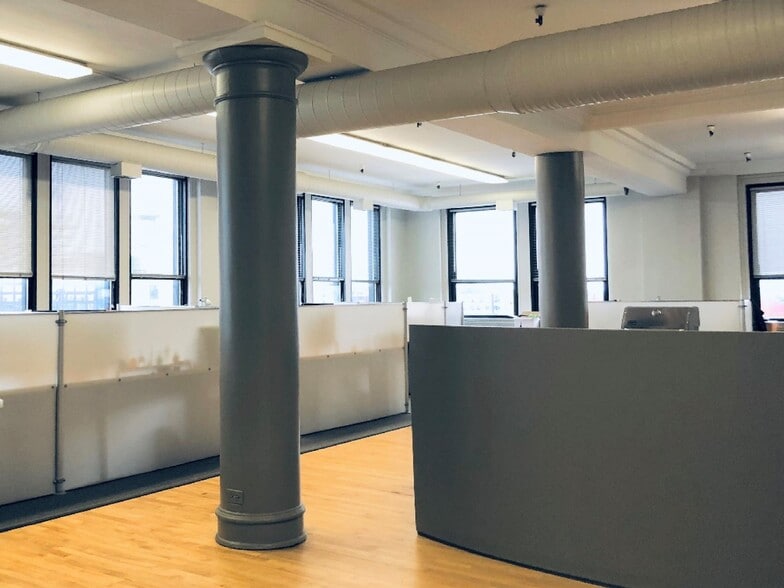 More Photos Of 346 N Justine St, Chicago Light Distribution For Lease